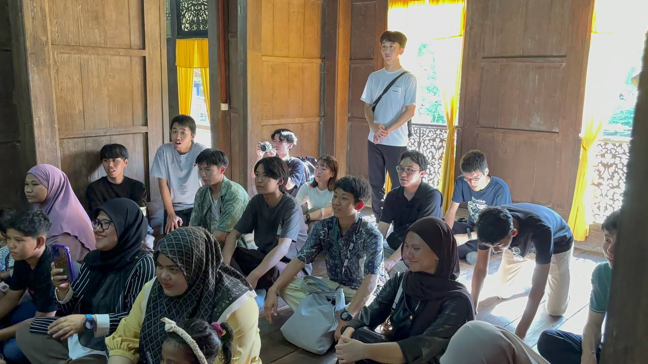 A visit to Terengganu Cultural Village for the learners to experience the rich culture and traditions of local community.