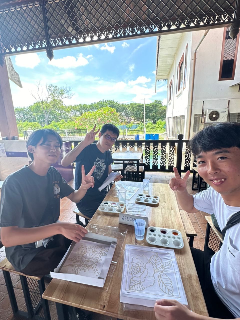Escaping the technical training classes during the weekend, they had the chance to immerse themselves in the hands-on art of batik painting.